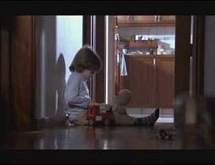 Η Βία στην Οικογένεια είναι Διπλό Έγκλημα