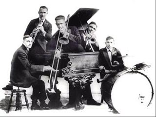 10th Avenue Jazz Band - The Pearls