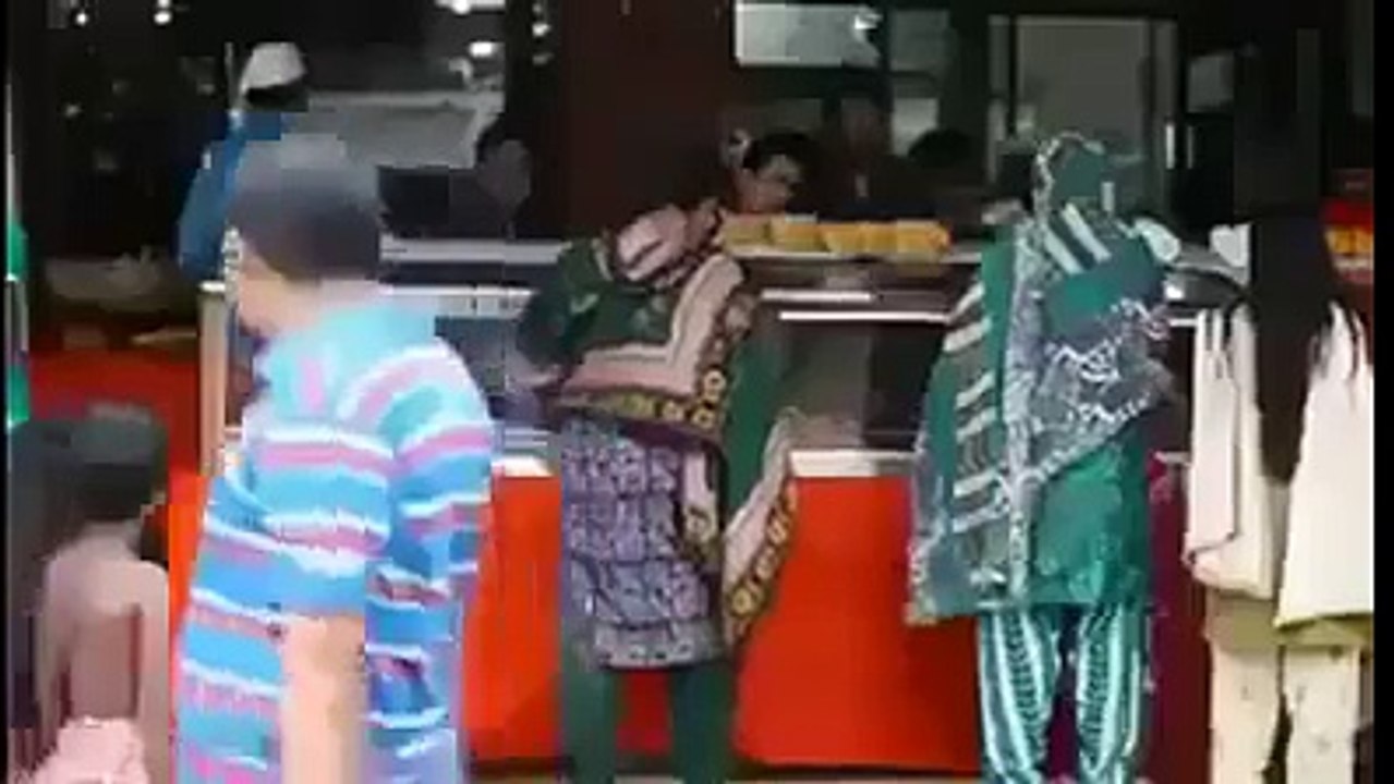 Us Bachy Ki Kahani Jo Bhook Se Nidhal Tha - Phir Kia Hua- hulu.pk