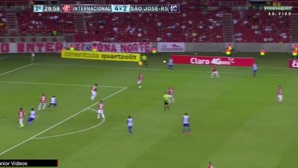 Il marque un but d'une bicyclette lobée monumentale !