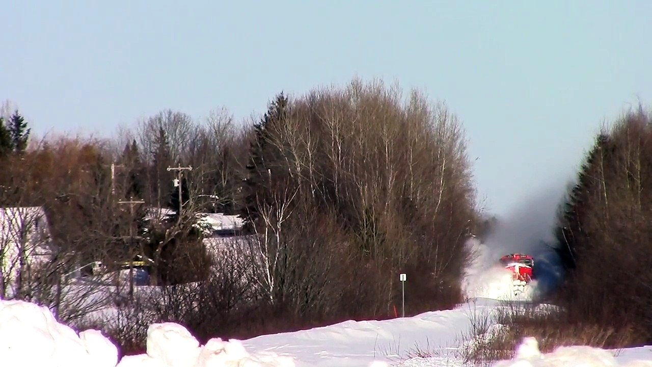 Quand il y a de la neige au Canada, ils font quoi les trains ?