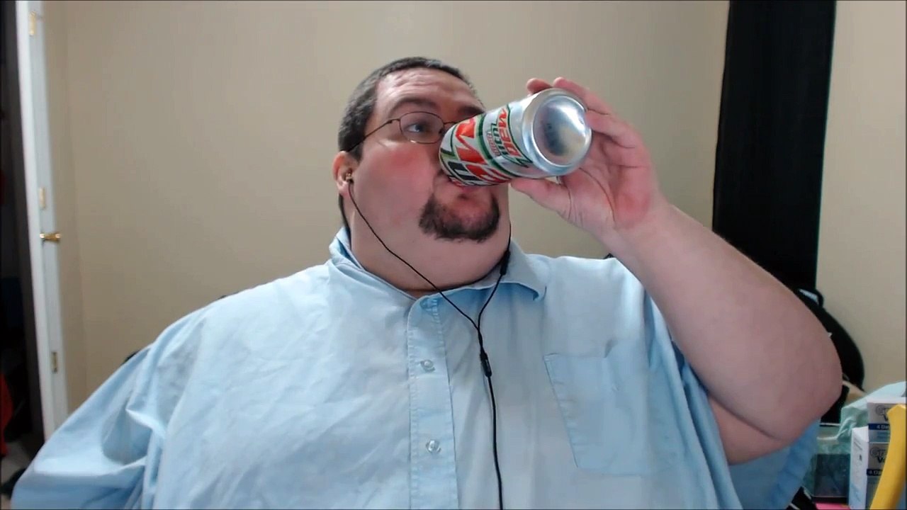 Reportage - Xbox 360, Xbox 720 (Un Joueur Mécontent Massacre sa Xbox 360 à la Hache)