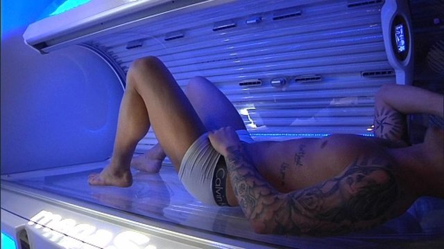 L'Académie de médecine veut interdire les cabines de bronzage