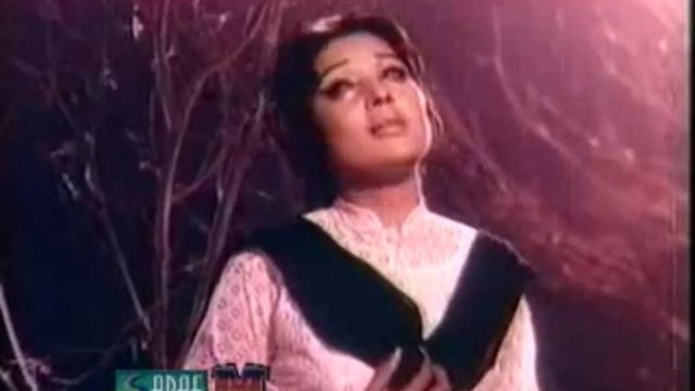 Ramly Ve Ramly Poshdy hain Kamly - Noor Jahan Official Video Song - Copy