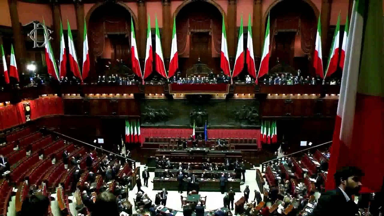 Italia - L'aula si riempie per il discorso del Presidente Mattarella (04.02.15)