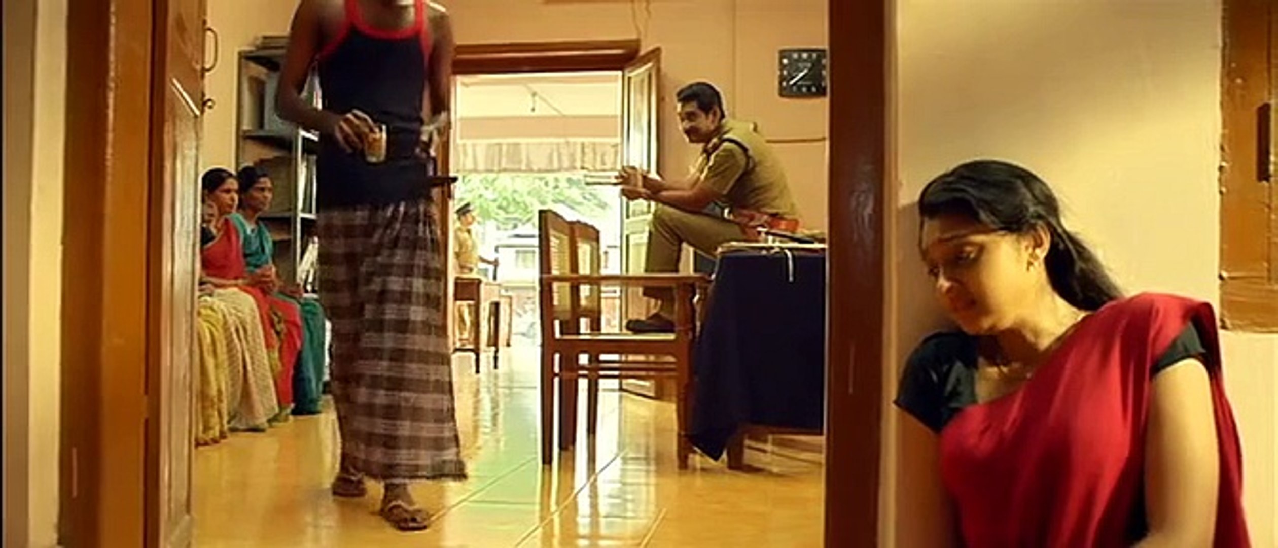 Sija Rose Hot Navel Touched By Tea Boy Kaanchi Malayalam Movie