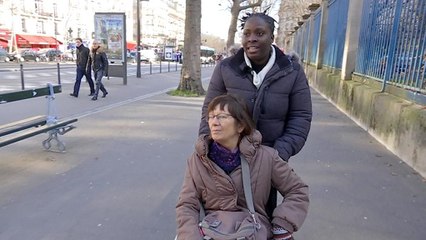 Service civique: "On devient professionnel", explique une jeune en mission