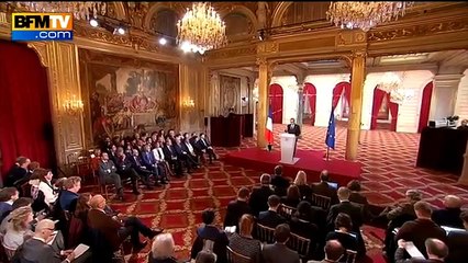 Hollande annonce de nouveaux moyens pour lutter contre le décrochage scolaire