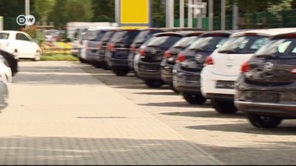 La gata de Karl Lagerfeld, musa de Opel | Euromaxx