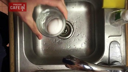 Voilà comment enlever la coquille d'un œuf dur en 2 secondes