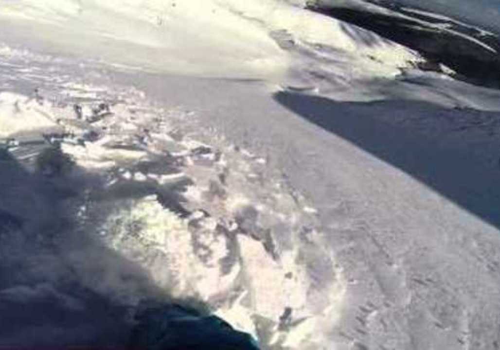 Snowboarder's Avalanche Experience Caught on Headcam