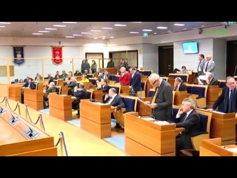 Campania, il Consiglio Regionale boccia innalzamento soglia voti al 10% (04.02.15)