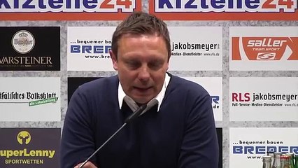 Скачать видео: Andre Breitenreiter wütet- -Eine Vollkatastrophe- - SC Paderborn - Hamburger SV 0-3‬