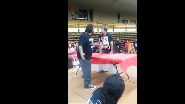 KO pendant un concours de claques