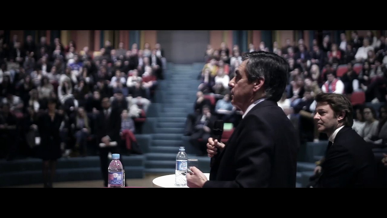 François Fillon avec les étudiants de l'ESC Troyes