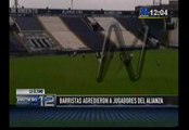 Alianza Lima: el momento en que barristas entraron al vestuario (VIDEO)