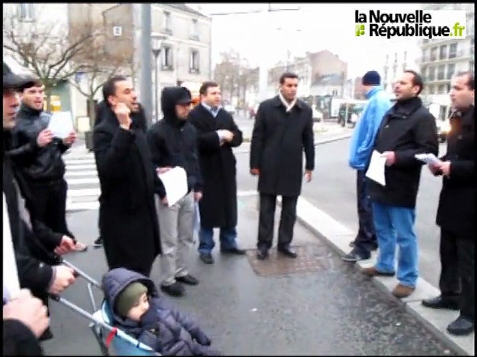 Les Libyens de Tours manifestent