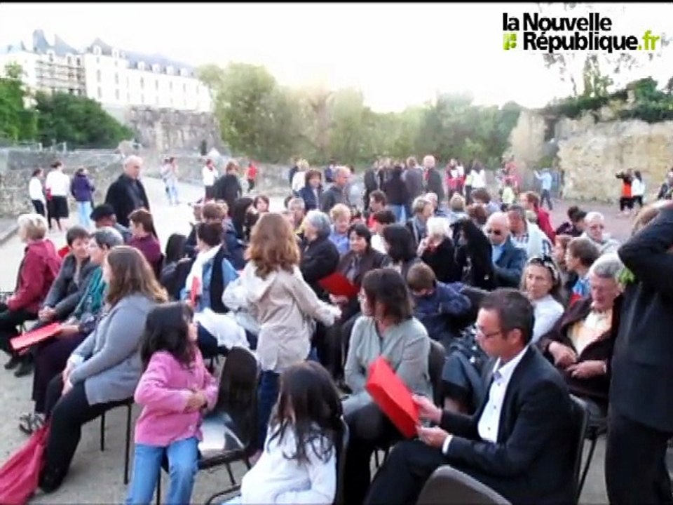 A Thouars, une oeuvre originale jouée sur le pont des Chouans