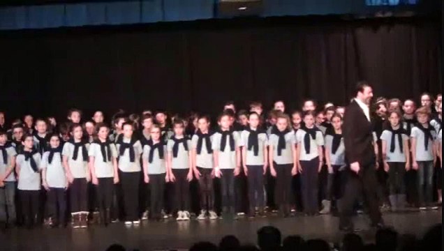 David Serero sings Toreador with the Children of the IND