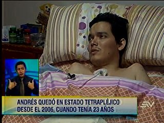 Joven en estado tetraplégico espera por ayuda