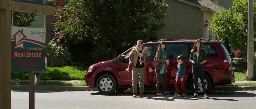 Poltergeist Official Trailer #1 (2015) - Sam Raimi Horror Movie HD