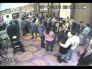 Video capta una mujer que sustrae dos botellas de Expo Vino