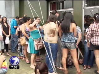 Cientos de personas apoyan la prevención del cáncer de mama a través de un tatuaje