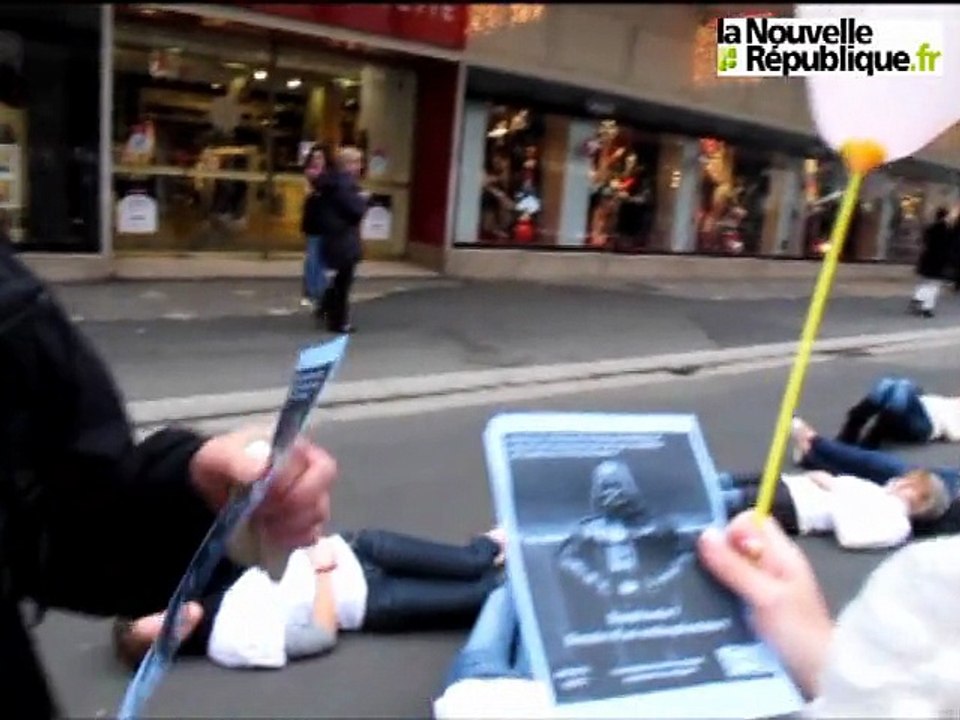 Une cinquantaine de futures orthophonistes manifestent à Tours