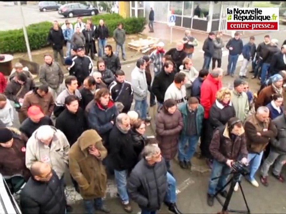 Ingrandes: les politiques en soutien aux grévistes de la Fonderie