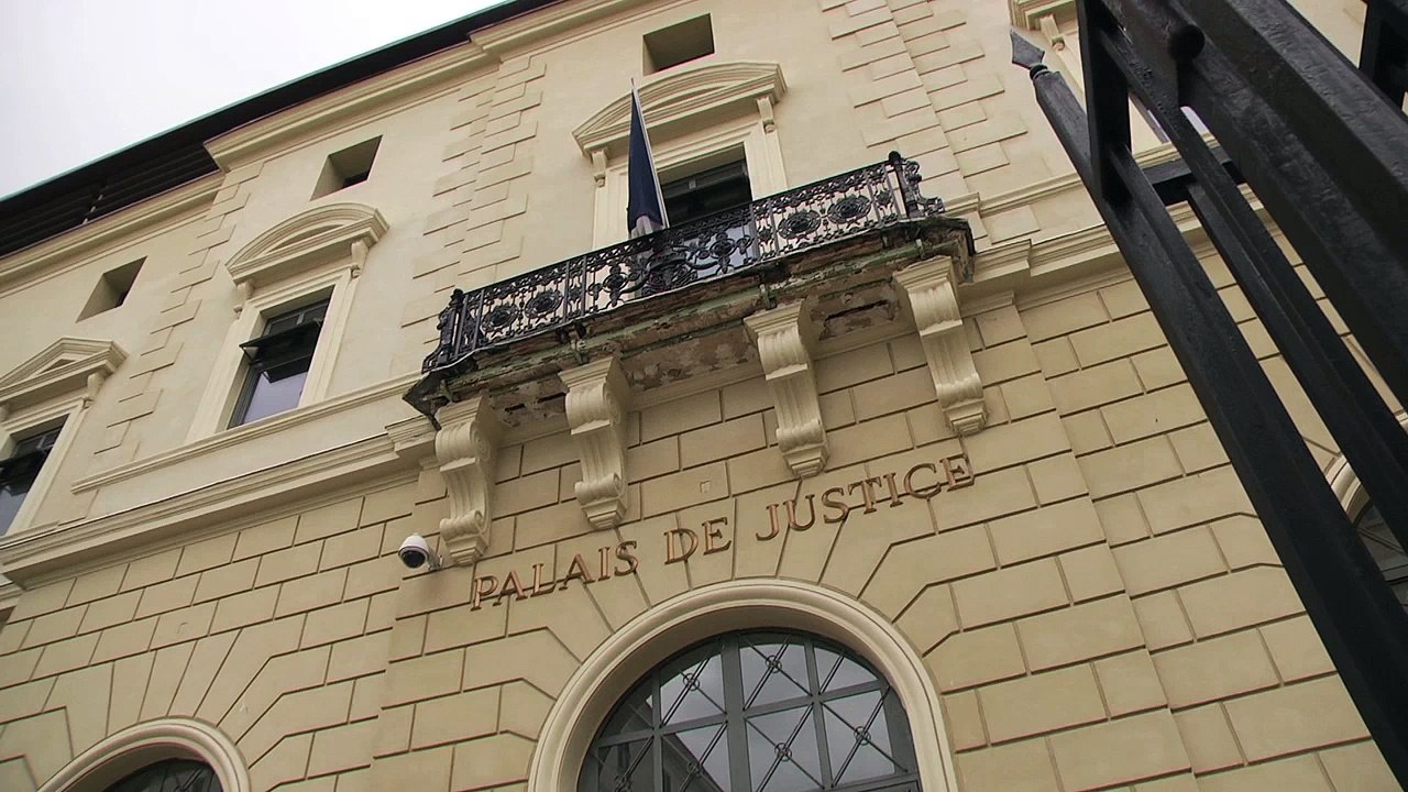Assises de Corse-du-Sud: un homme tente te tuer sa femme avec une hache