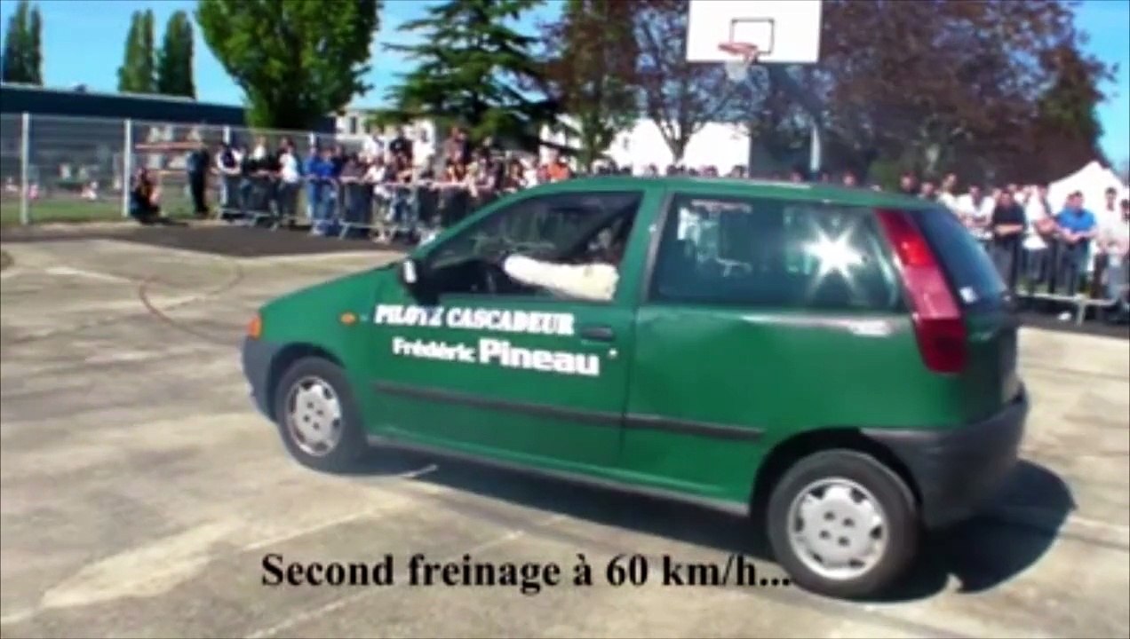 Auto contre cyclo : le choc !