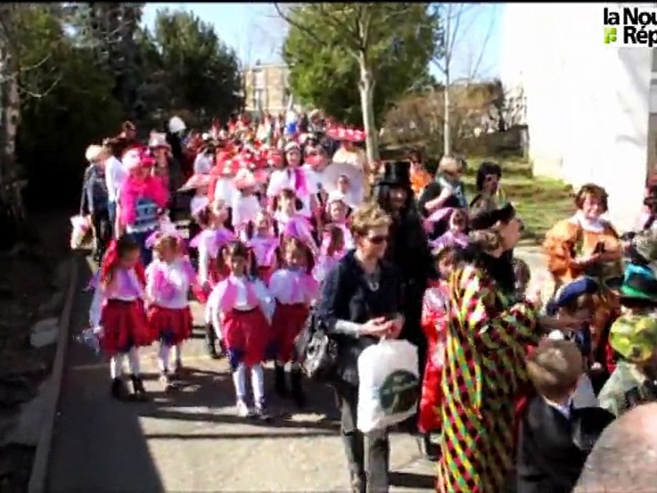 Carnaval et flash mob à l'école Saint-Pierre de Châteauroux