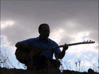 NEŞET ERTAŞ - AYAĞINDA KUNDURA ( ÇOK ESKİ BİR DÜĞÜN KAYDI )