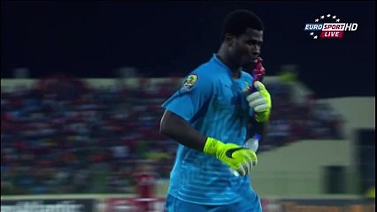 حارس غانا يقبل سبايدر مان