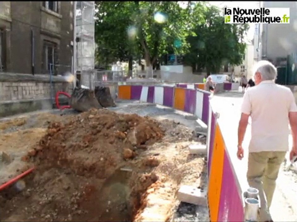 VIDEO. Poitiers : Découverte des traces de circulation d'une rue romaine