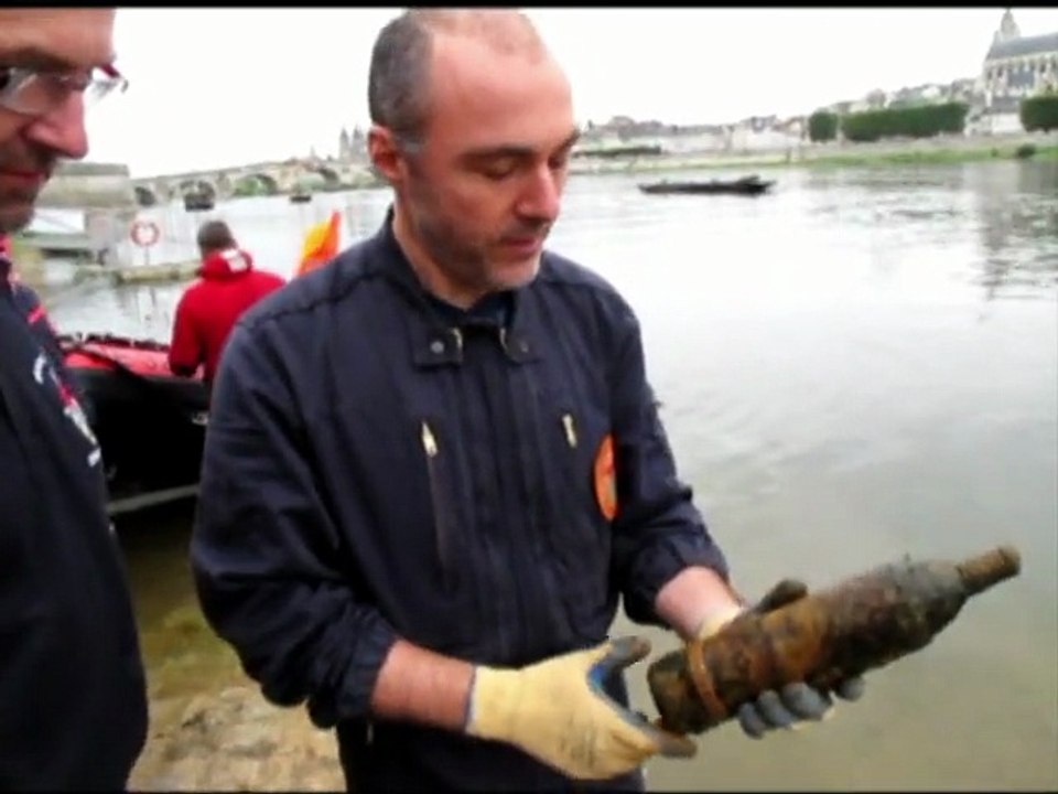 VIDEO. Blois : Un obus datant de la Première guerre mondiale sous le pont Gabriel