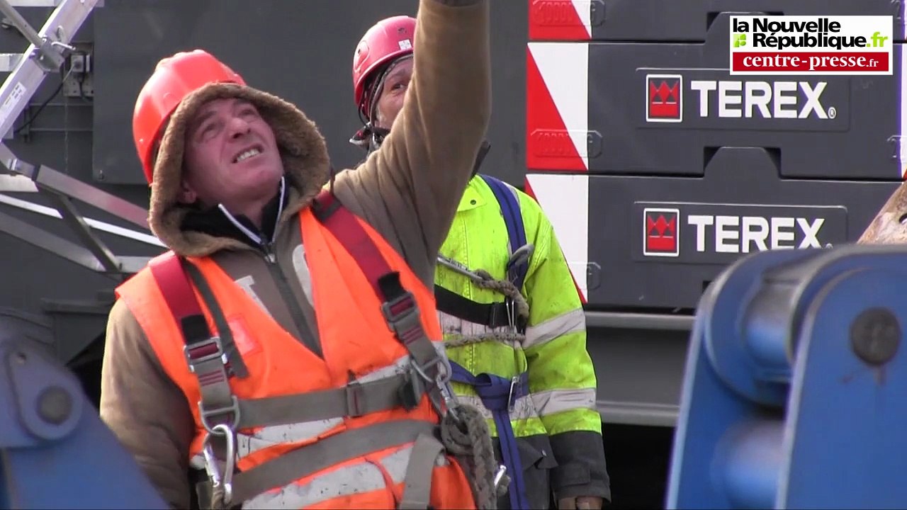 VIDEO. Viaduc des Rocs : pose du tronçon le plus large et le plus lourd