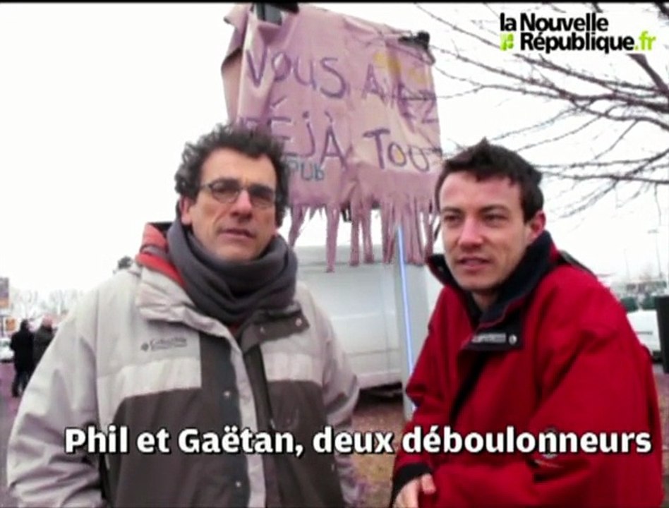 VIDEO. Tours : les déboulonneurs s'attaquent à la pub lumineuse