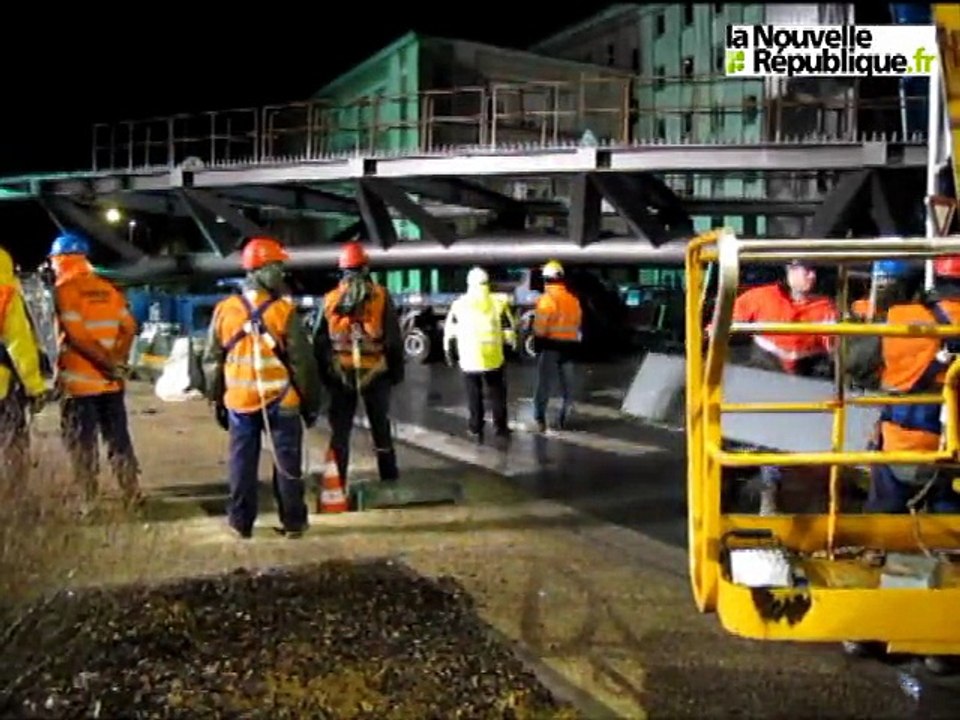 VIDEO. Poitiers. La passerelle des Rocs tutoie Solférino
