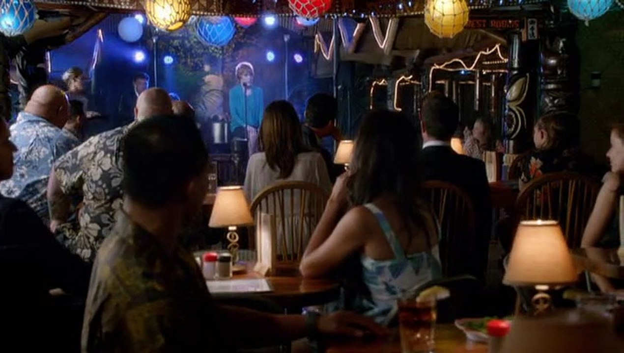 Carol Burnett sings in  Hawaii Five-0  -  I've Got the Sun in the Morning (Annie get your Gun)