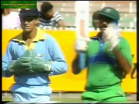 1985 World Championship of Cricket Highlights - India vs Pakistan (Group Match)