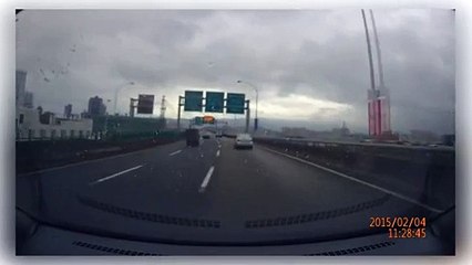 大驚!!! 出大事了~~20150204-10-55 親眼目睹復興航空B22816墜落