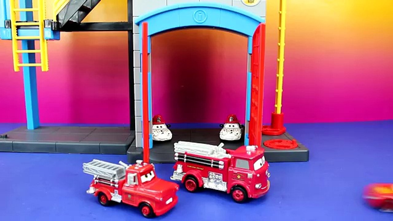 Disney Pixar Cars Rescue Squad Mater Red Mia Tia save Burnt Lightning McQueen