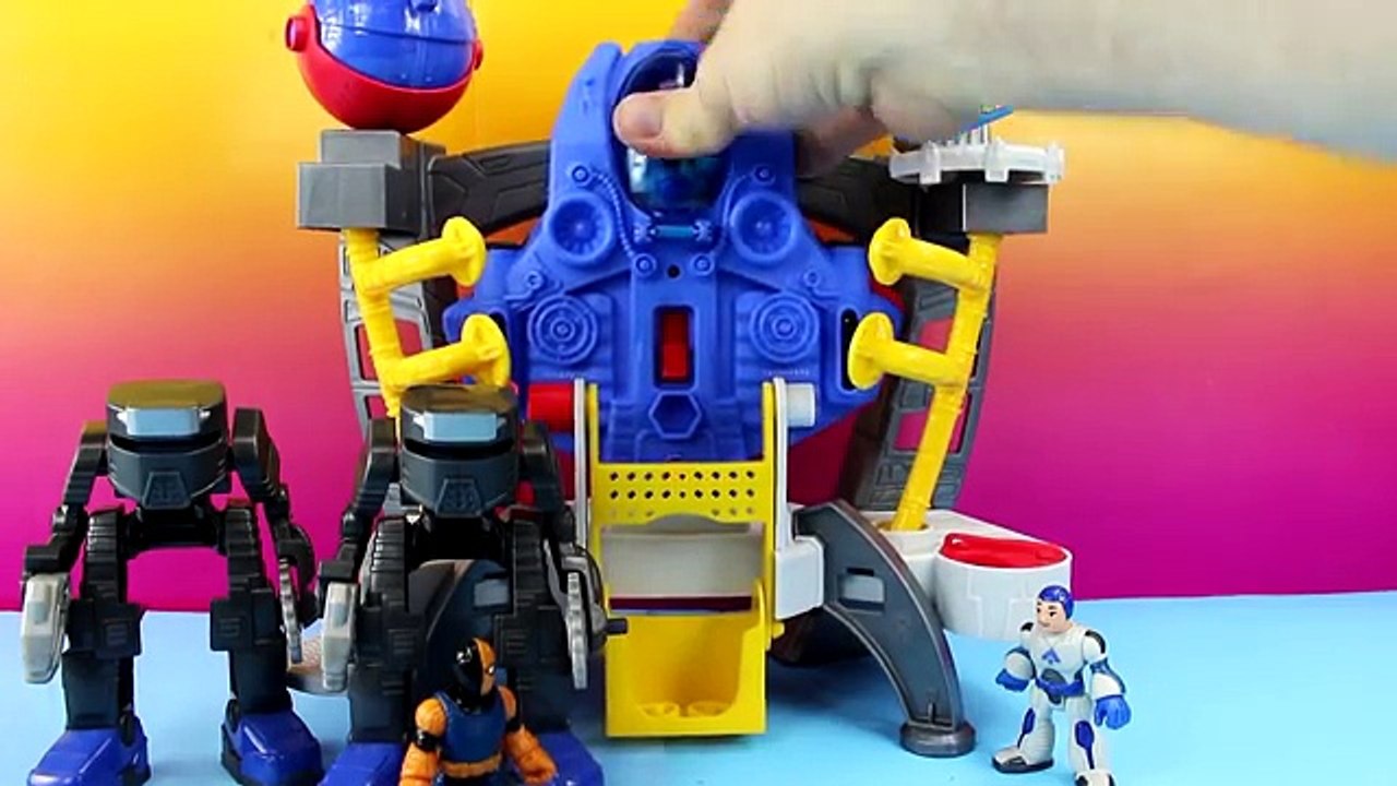 Imaginext Batman & Nightwing defend against the Rip Saw Brothers and Slade Space
