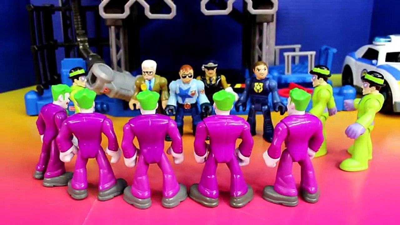 Imaginext Batman replicates himself to battle Joker Gotham city police jail