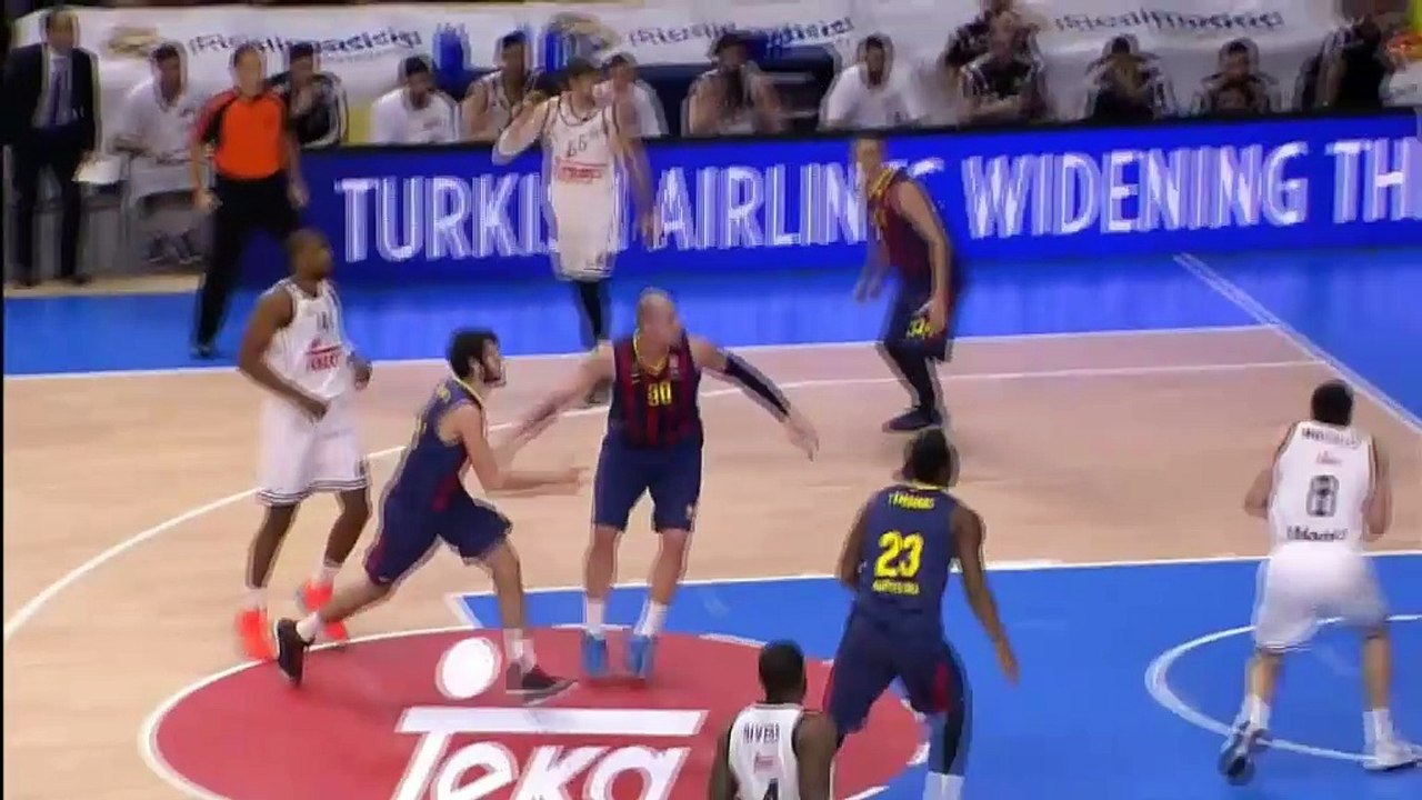 Blowout! real dominiert el clasico