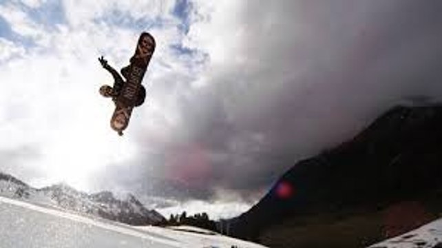 SNOWBOARDING FOR ME - Shaun White and Heikki Sorsa visits Austria for Oakley
