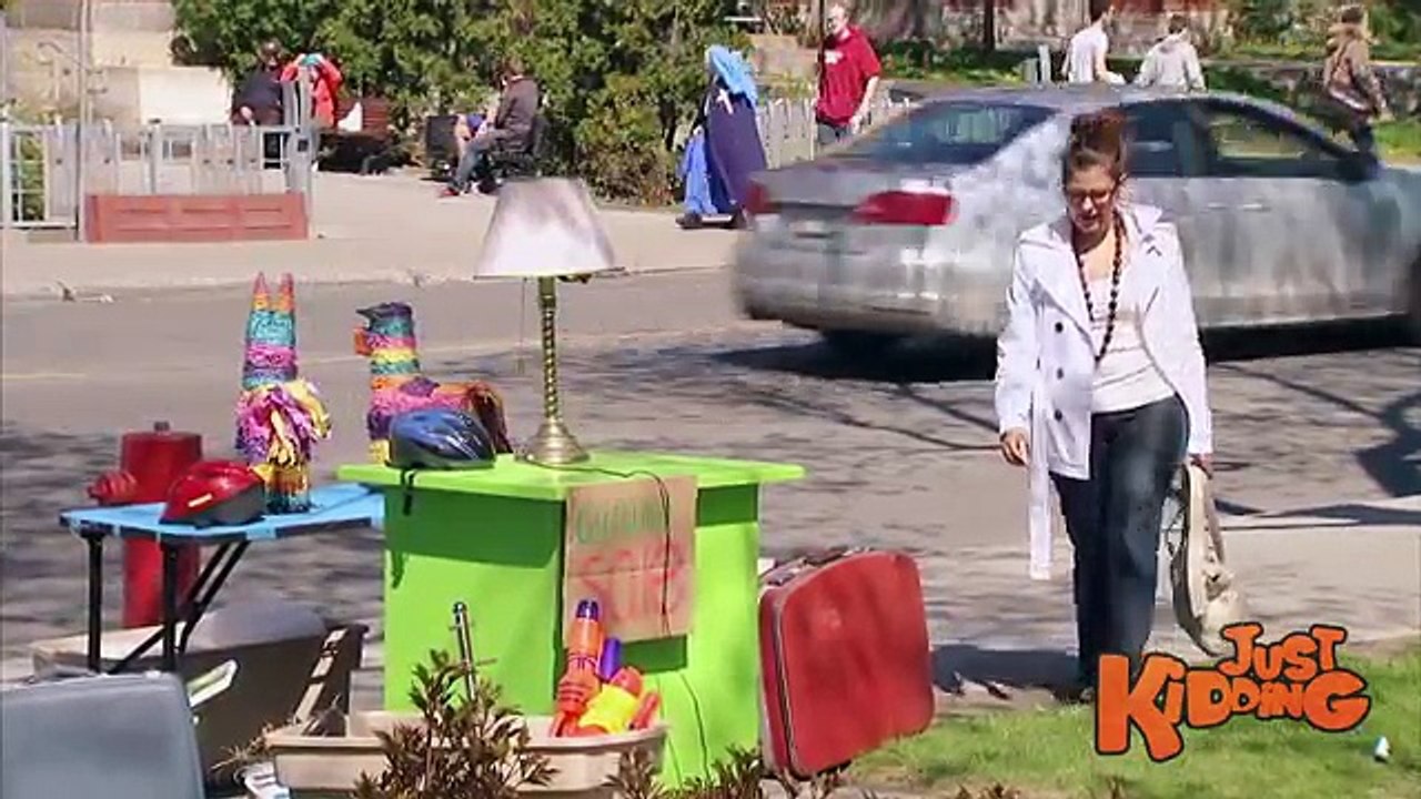 Chicken Lamp Lays an Egg Bulb