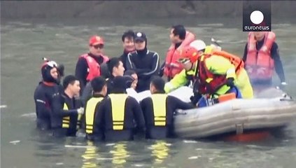 Volo TransAsia: i due motori spenti prima dell'incidente, 35 le vittime