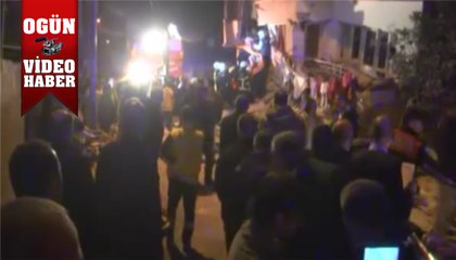 Mersin'de iki katlı bina çöktü